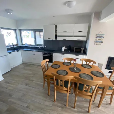 Dino Semesterbostad *